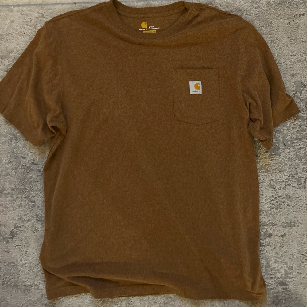 Carhartt Men’s Chest Pocket Tee in Rust Brown